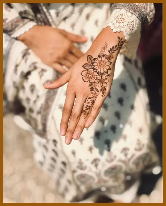 Paisley Focused Aesthetic Back Hand Mehndi With Side Coverage